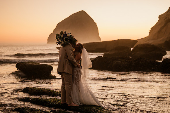 Michael-Annie-pacific-City-Cape-Kiwanda-Oregon-Elopement-2021-102