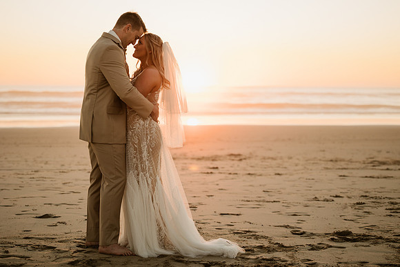 Michael-Annie-pacific-City-Cape-Kiwanda-Oregon-Elopement-2021-87