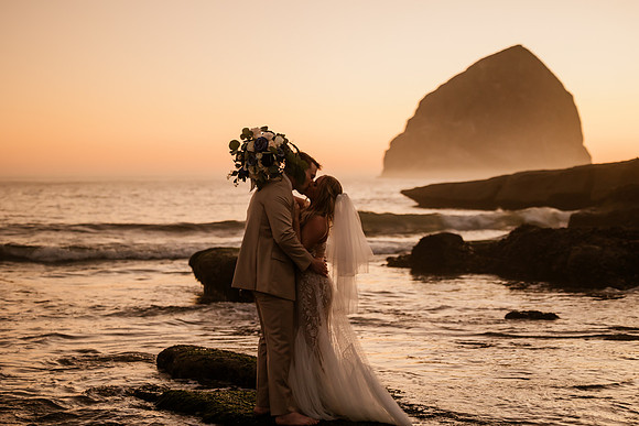 Michael-Annie-pacific-City-Cape-Kiwanda-Oregon-Elopement-2021-104