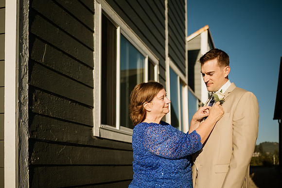 Michael-Annie-pacific-City-Cape-Kiwanda-Oregon-Elopement-2021-10