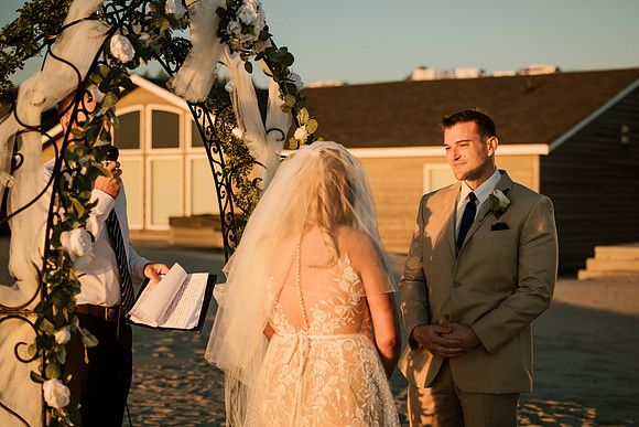 Michael-Annie-pacific-City-Cape-Kiwanda-Oregon-Elopement-2021-58