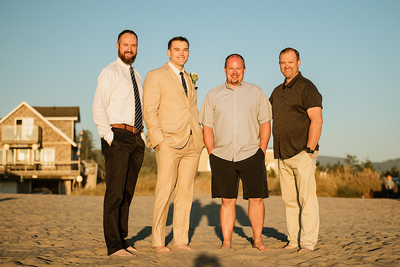 Michael-Annie-pacific-City-Cape-Kiwanda-Oregon-Elopement-2021-39