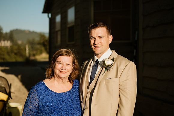 Michael-Annie-pacific-City-Cape-Kiwanda-Oregon-Elopement-2021-11