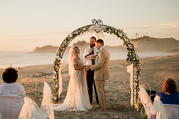 Michael-Annie-pacific-City-Cape-Kiwanda-Oregon-Elopement-2021-64