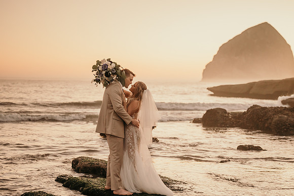 Michael-Annie-pacific-City-Cape-Kiwanda-Oregon-Elopement-2021-107