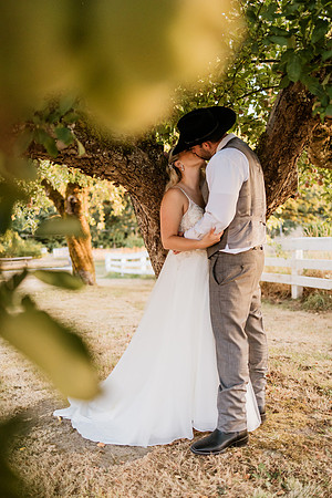 Gage-Mckayla-Adeline-Farm-Wedding-Photos-2021-0494