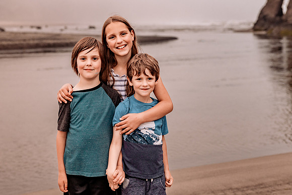 Debra-Proposal-Rock-Oregon-Family-Photos-2022 (4 of 50)