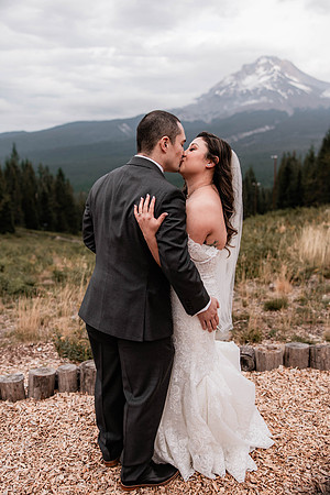 Sean-Stellar-Ski-Bowl-Mount-Hood-Oregon-Wedding-7204