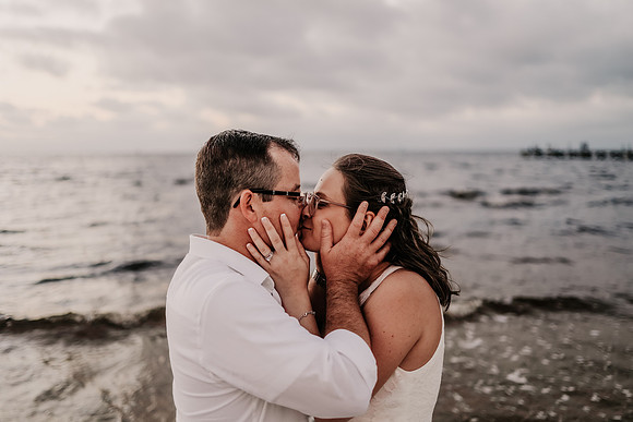 Renee-Joel-Sunset-Grill- Little-Harbor-Ruskin-Florida-Elopement-Wedding-Photos-4148