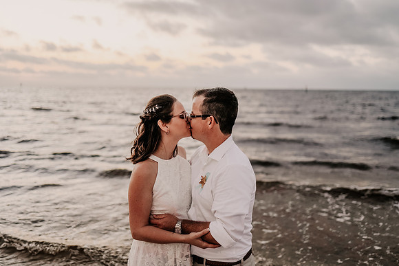Renee-Joel-Sunset-Grill- Little-Harbor-Ruskin-Florida-Elopement-Wedding-Photos-4158