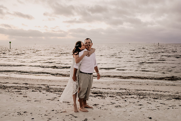 Renee-Joel-Sunset-Grill- Little-Harbor-Ruskin-Florida-Elopement-Wedding-Photos-4220