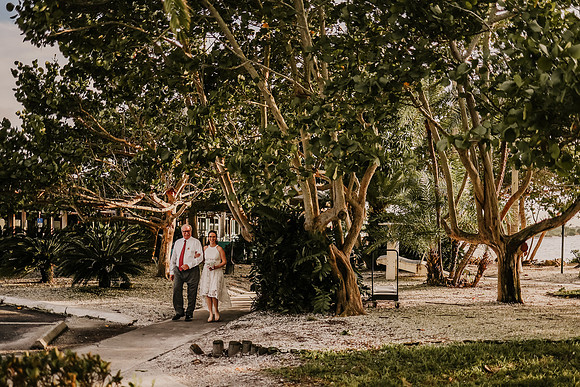 Renee-Joel-Sunset-Grill- Little-Harbor-Ruskin-Florida-Elopement-Wedding-Photos-3361