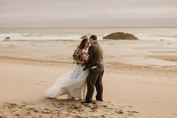 Colton-Kali-Chinook-Winds-Casino-Wedding-Photos-9753