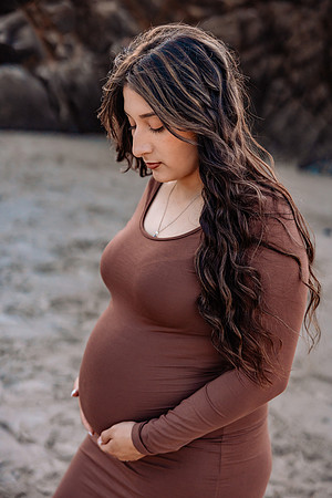 Mia-Maternity-Photos-2024-Fogarty-Creek-Depoe-Bay-oregon-21