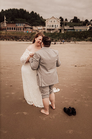 Jordan-Lainey-Roads-End-lincoln-City-oregon-airbnb-Elopement-photos-100