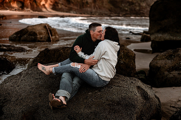 Mike-Heather-Depoe-Bay-Oregon-Anniversary-Photos (46 of 71)
