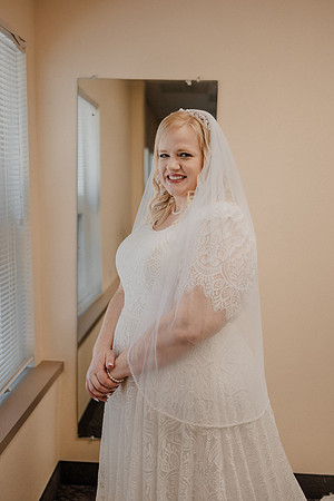 Marcus-Lori-Chinook-Winds-Seafood-Grille-Lincoln-City-Oregon-Wedding-Photos (35 of 477)