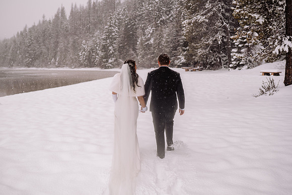 Tyler-Brittani-Lake-Priest-Idaho-Winter-Snow-Wedding-2021-03415