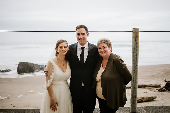 Alex-Danielle-Inn-Spanish-Head-Lincoln-City-oregon-wedding-0335