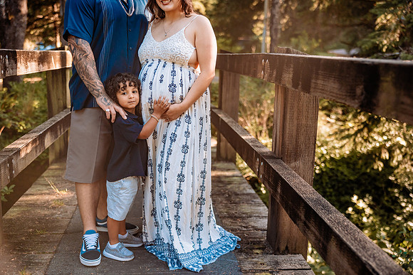 Mia-Maternity-Photos-2024-Fogarty-Creek-Depoe-Bay-oregon-3