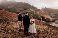Carissa-Dustin-cape-kiwanda-oregon-elopement-photo-3