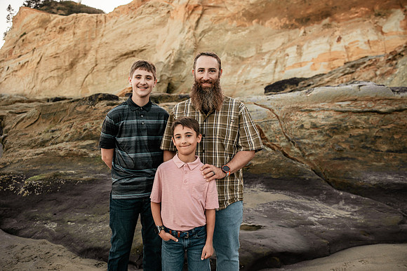 Cape-Kiwanda-Oregon-Family-Photos-2025 (51 of 65)