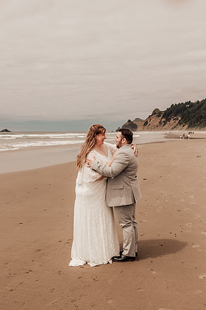Jordan-Lainey-Roads-End-lincoln-City-oregon-airbnb-Elopement-photos-46
