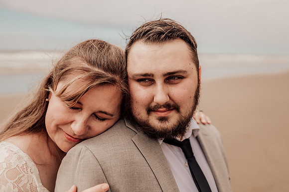Jordan-Lainey-Roads-End-lincoln-City-oregon-airbnb-Elopement-photos-74