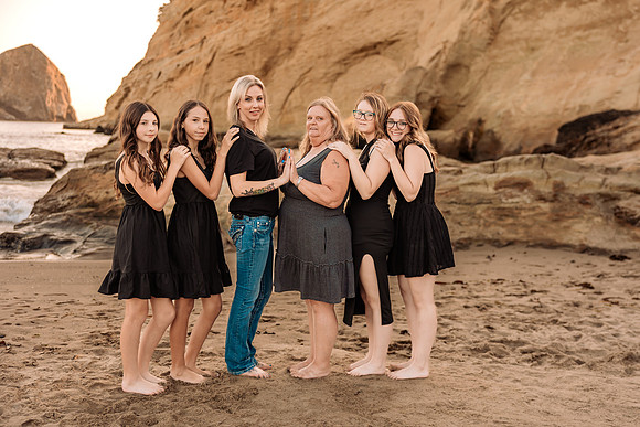 Amanda-Family-Photos-Pacific-City-Oregon-2025 (15 of 53)
