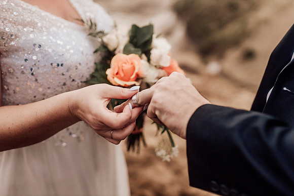 Carissa-Dustin-cape-kiwanda-oregon-elopement-photo-22