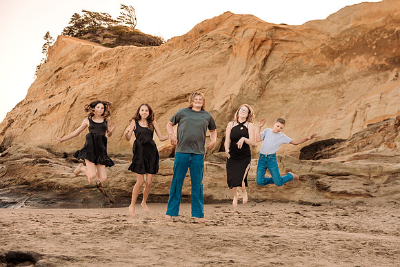 Amanda-Family-Photos-Pacific-City-Oregon-2025 (13 of 53)