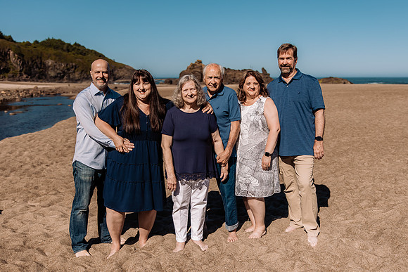 Megan-Fogarty-Creek-Oregon-Family-Photos-2022 (118 of 74)