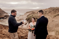 Carissa-Dustin-cape-kiwanda-oregon-elopement-photo-11