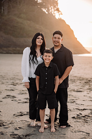 Jorge-Kianna-Family-Photos-Neskowin-Oregon-2025 (2 of 25)