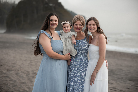 Marybeth-Neskowin-Oregon-Family-Photos-2025 (12 of 78)