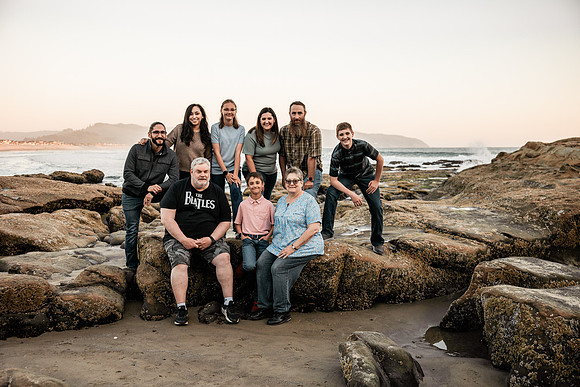 Cape-Kiwanda-Oregon-Family-Photos-2025 (53 of 65)