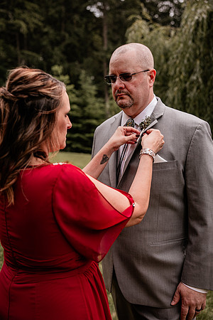 Mark-Darian-Peck-2024-Wedding-Photos-getting-ready (80 of 101)