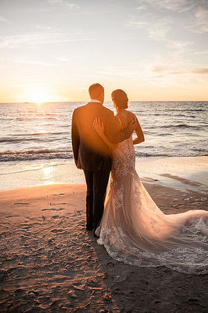 Bennett-Tamra-Sunset-Beach-House-Wedding-Saint-Peterburg-Florida-2021-8208