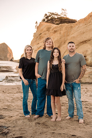 Amanda-Family-Photos-Pacific-City-Oregon-2025 (4 of 53)