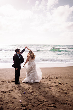 Darrick-Hillary-Gleneden-Oregon-Beach-Elopement-Photos
