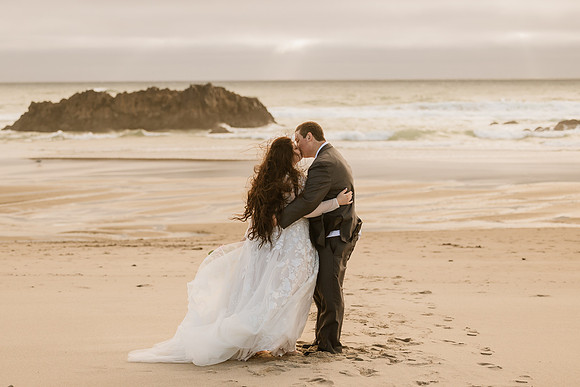 Colton-Kali-Chinook-Winds-Casino-Wedding-Photos-9894