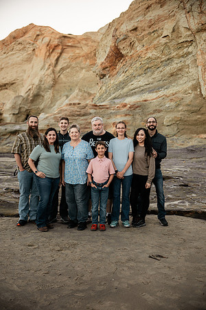 Cape-Kiwanda-Oregon-Family-Photos-2025 (20 of 65)