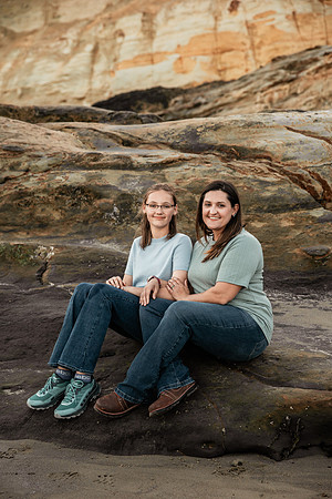 Cape-Kiwanda-Oregon-Family-Photos-2025 (48 of 65)