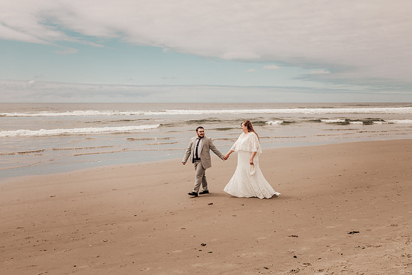 Jordan-Lainey-Roads-End-lincoln-City-oregon-airbnb-Elopement-photos-45