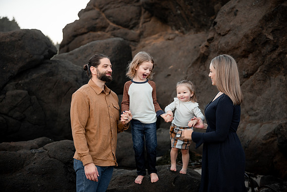 Tiffany-Fogarty-Creek-Family-Photos-2024-19