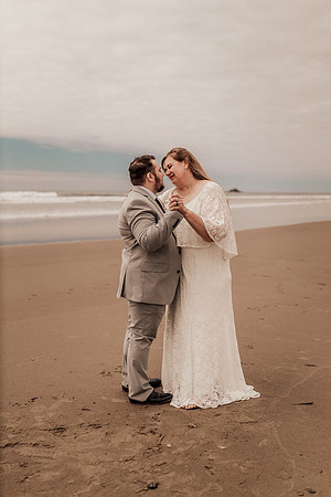 Jordan-Lainey-Roads-End-lincoln-City-oregon-airbnb-Elopement-photos-66