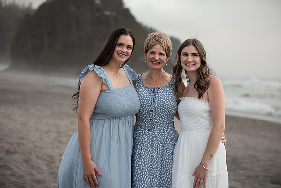 Marybeth-Neskowin-Oregon-Family-Photos-2025 (11 of 78)