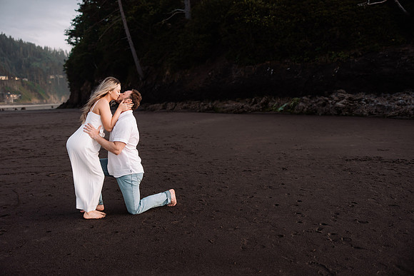 Kannon-Ashley-Surpise-Proposal-Rock-Neskowin-Oregon-Photos (79 of 94)