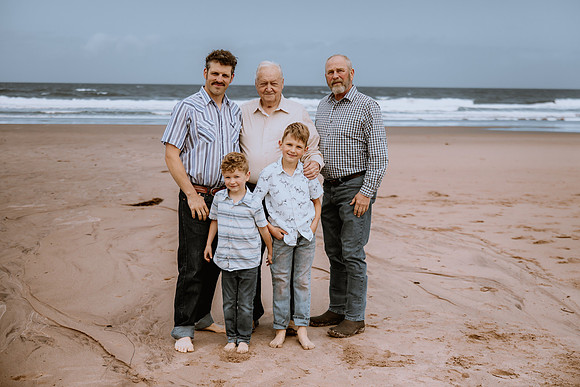 Kip-Sarah-Family-Photos-Oregon-2025-Depoe-Bay (24 of 58)