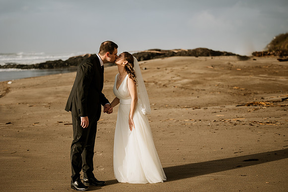 Alex-Danielle-Inn-Spanish-Head-Lincoln-City-oregon-wedding-0737